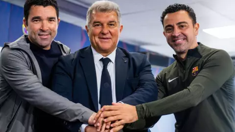 Xavi Hernández EXPLICA cuál es su razón para quedarse al frente del Barcelona