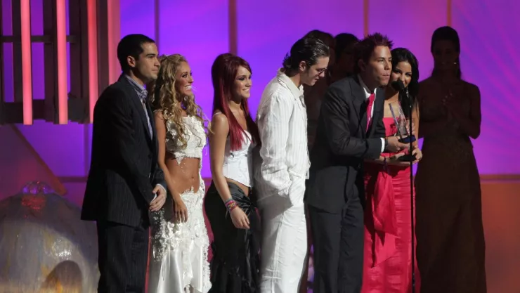 Maestra llora por no alcanzar boletos para RBD