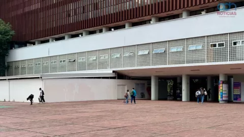 Otra vez encapuchados intentan tomar instalaciones de Facultad de Medicina
