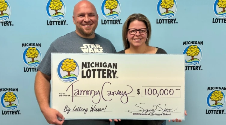 Mujer gana la lotería en Michigan con ayuda de ChatGPT