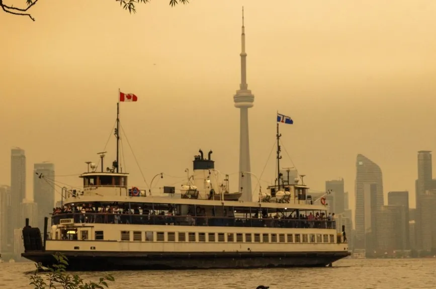 Incendios en Canadá ponen en riesgo a personas y animales