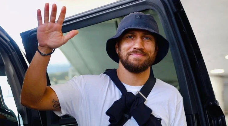 Vasyl Lomachenko deja la guerra para pelear