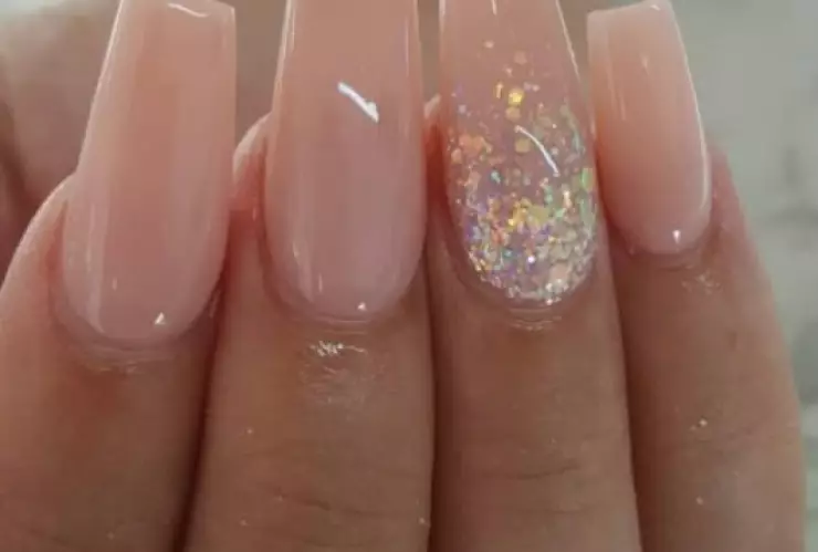 U&ntilde;as rosa nude