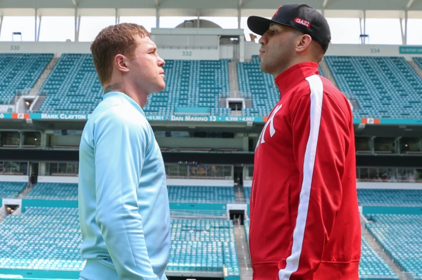 Canelo Álvarez y Avni Yildirim box azteca