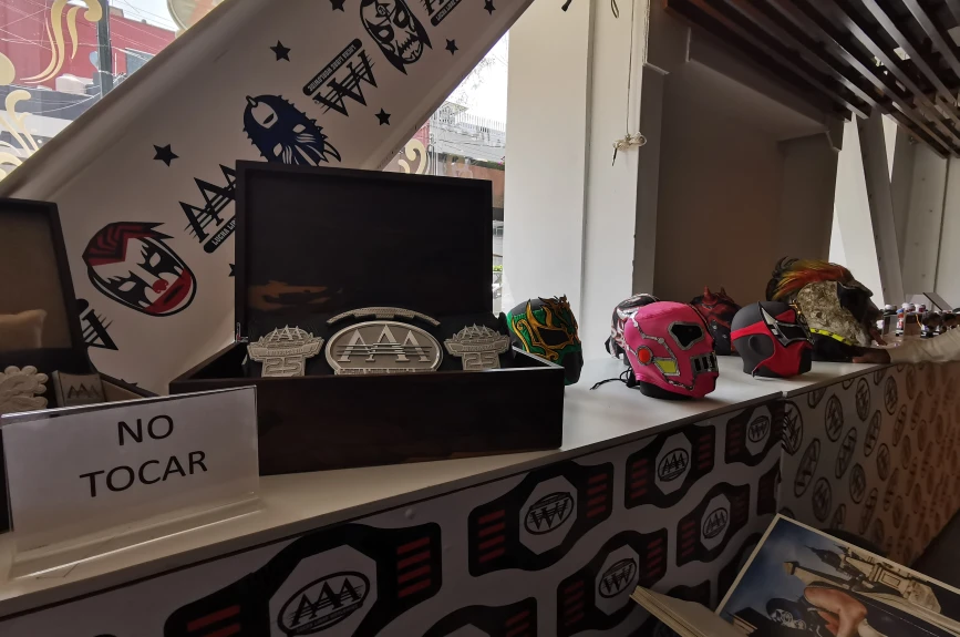 Exposición 30 aniversario Lucha Libre AAA