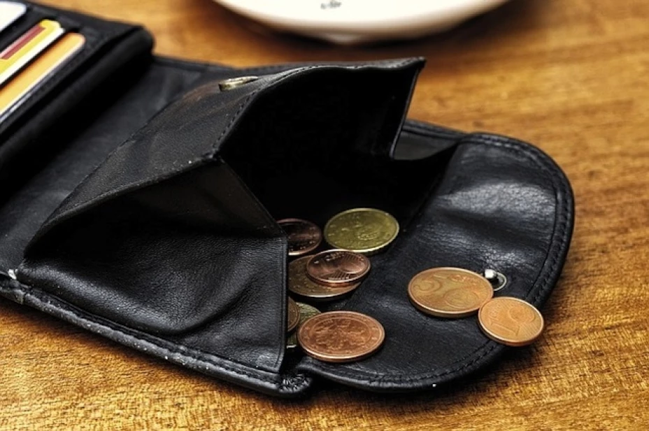 El dinero, remarcó la académica, se convierte en fuente de conflictos, verdades y de satisfacción de necesidades porque de las prácticas de administración y distribución de ese recurso depende la toma de decisiones en el hogar