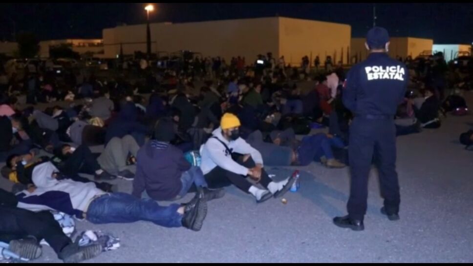 Hallan a 648 migrantes en contenedores de refrigeración en Tamaulipas