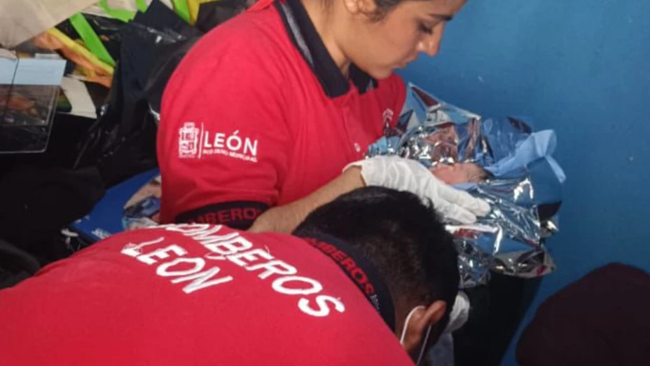 Bebé nace en la colonia Obrera