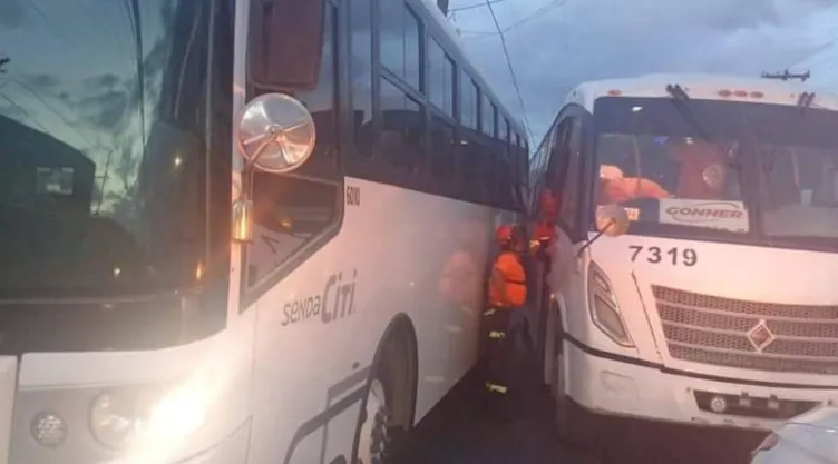 Mujer se durmió en camión de Nuevo León y sufre semiamputación del brazo
