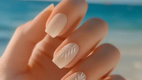 13 diseños de uñas para playa que en las manos se ven increíbles: sencillas, elegantes y modernas