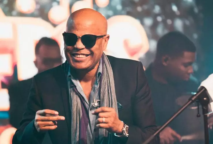 Muere Rubby Pérez, cantante de merengue, tras desplome de escenario en República Dominicana