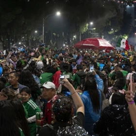¿Celebrarás-en-el-Ángel-la-victoria-de-México_-Activan-alerta-roja-y-amarilla-esta-noche-por-fuertes.webp