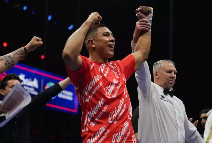 jaime munguia victoria.jpg