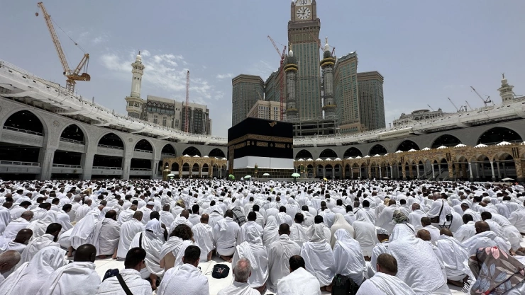 En el primer año sin restricciones por Covid-19, dos milloones de musulmanes de todo el mundio inician la peregrinación a la Meca, en Arabia Saudita
