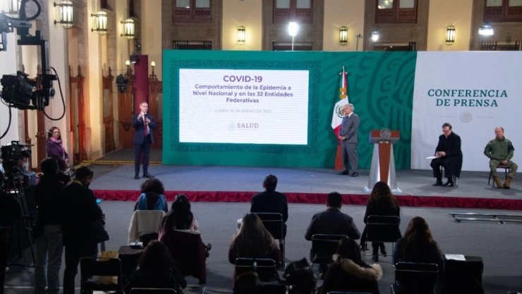 Los primeros maestros en vacunarse contra la Covid-19 está en Campeche.