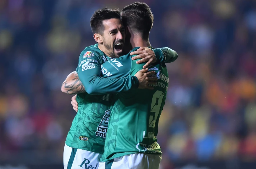 Monarcas vs León