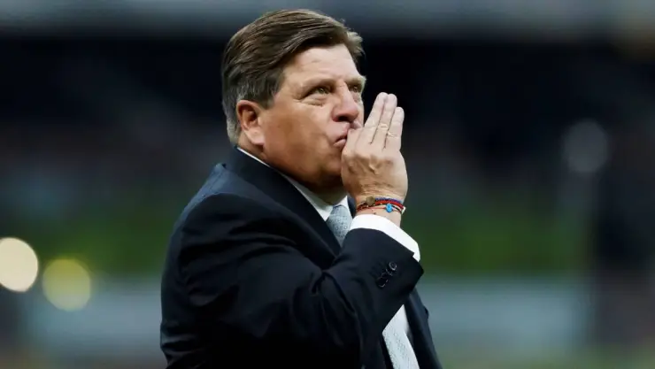 Miguel Herrera señala posible regreso de Ochoa al América
