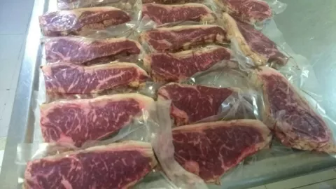 Carne en bolsas de plástico