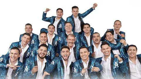 La Arrolladora en el Zócalo.jpg