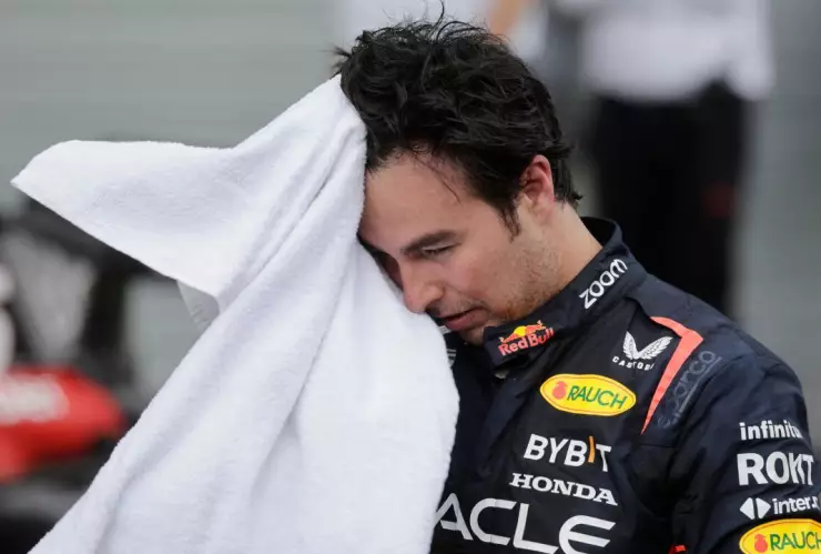 VIDEO: Checo Pérez choca con Hamilton y así abandonó el Sprint del GP de Bélgica