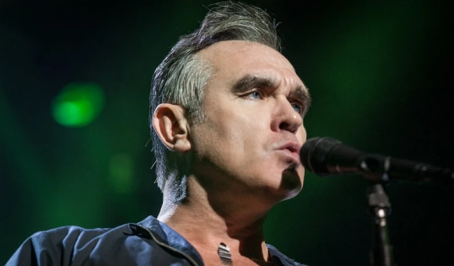 El cantante británico manifestó estar feliz por la cornada que recibió la torera mexicana Karla de los Ángeles