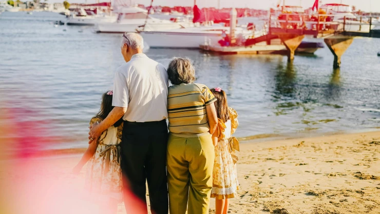 suecia-abuelos-dinero-cuidar-nietos-conoce-razón-permiso parental