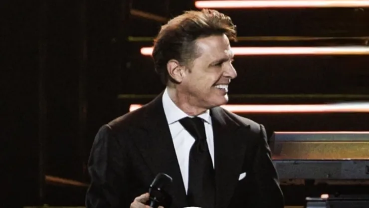 Revelan fotos de Luis Miguel el 14 de febrero; así celebró