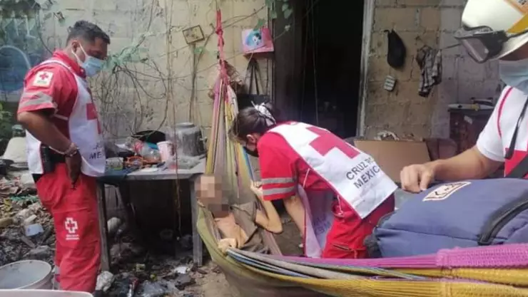 Rescatan del abandono a persona de la tercera edad en Cancún