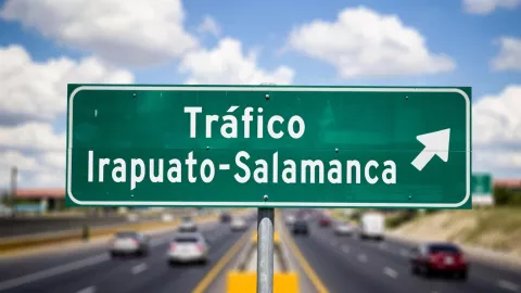 ¡Cuidado hay un accidente vial! ¿Dónde Así la carga vehicular sobre la carretera Irapuato-Salamanca hoy miércoles 11 de febrero.jpg