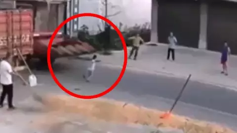 niño atropellado por camión de construcción