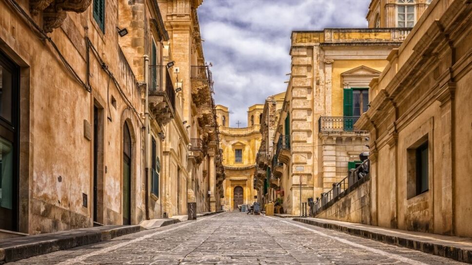 Italia ofrece comprar casas por un euro 2.jpg