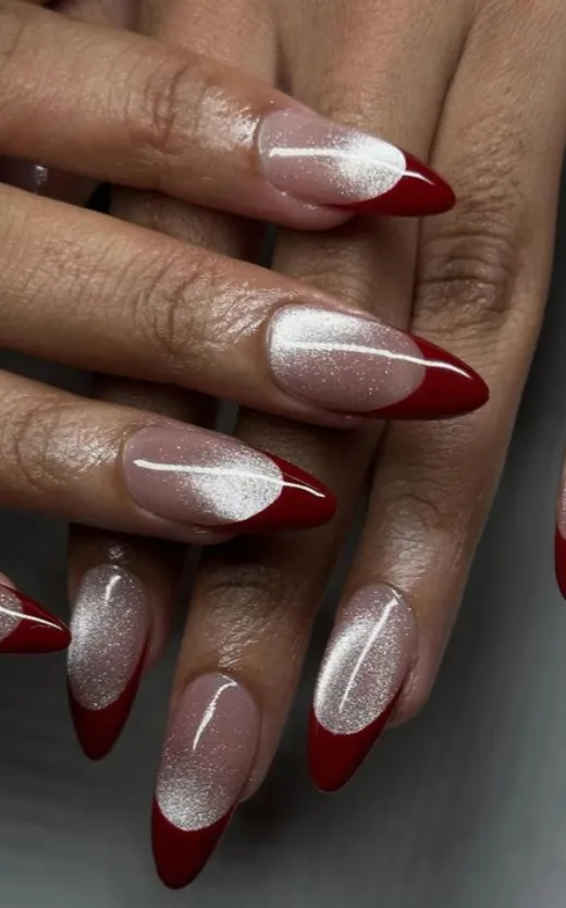 uñas francesas con ojo de gato rojo
