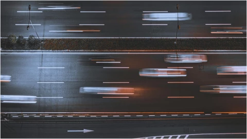 ¡Cuidado! Estos son los 5 errores que puedes cometer al manejar bajo la lluvia y que pueden salir