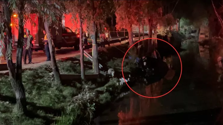 CDMX: Un auto cayó al Canal de Xochimilco y murieron dos personas ahogadas
