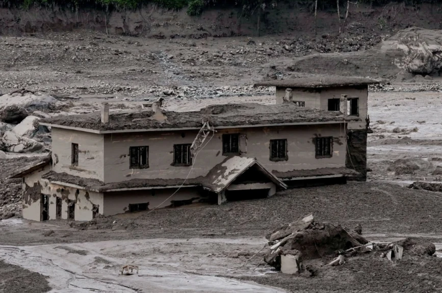 Deslave en Nepal deja al menos 160 muertos y más de 400 desaparecidos