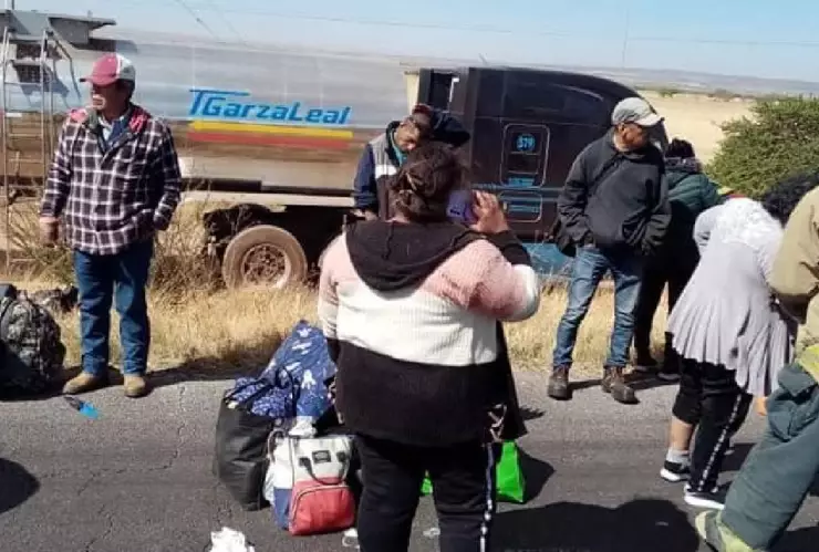 Vuelca autobus en Zacatecas.