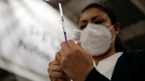 Covid-19 tercera dosis vacuna diferente