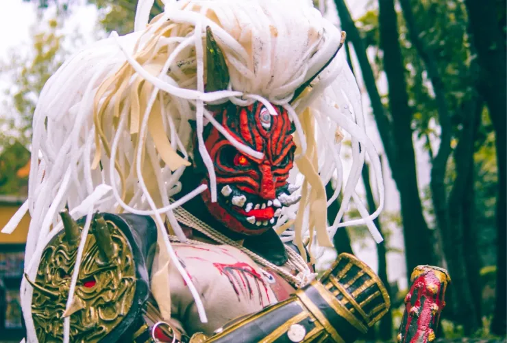 Miyamoto Musashi, legendario samurai y filósofo japonés “Acepta todo tal como es. La frustración nace de desear que las cosas sean diferentes a la realidad”