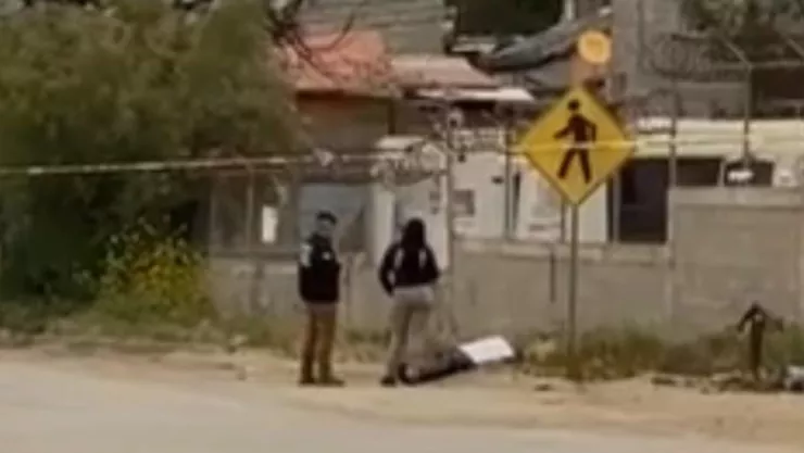 Investigan hallazgo de cuerpo embolsado en vía pública de Ojo de Agua en Tijuana