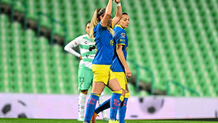 Katty Martínez festeja hat-trick con América