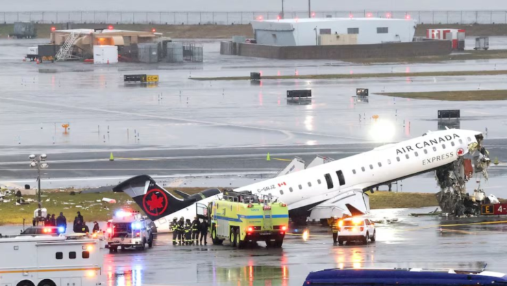 VIDEO del choque de avión con camión de bomberos en Nueva York