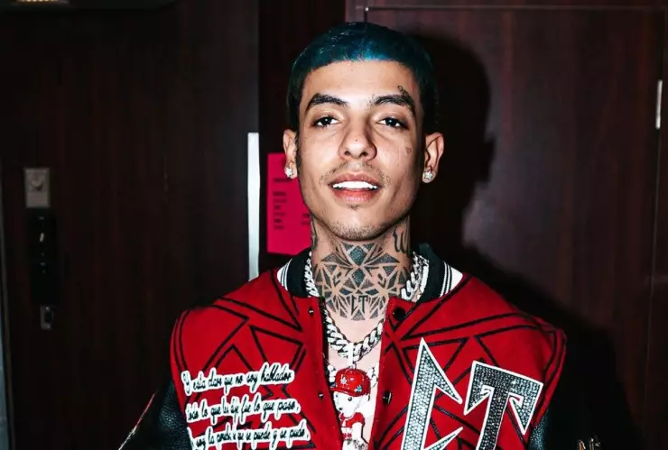 Natanael Cano pide a sus fans que no lo molesten con fotos en la calle