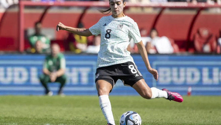 Caro Jaramillo con Selección Mexicana.jpg