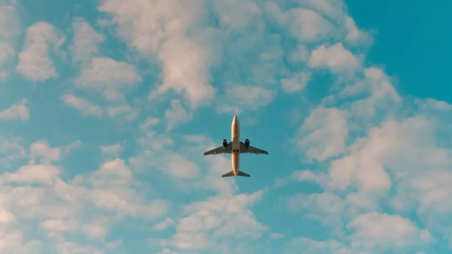 ¡Tragedia! Avión de pasajeros se estrella en Canadá; hay varios muertos