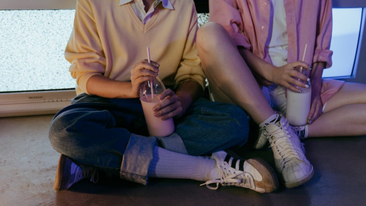 ¿Por compartir cubiertos? Rara bacteria cobra la vida de un niño recién graduado