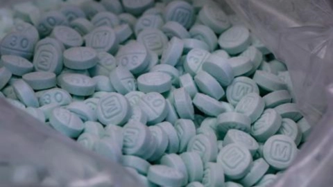 Arrestan a mexicanos que usaban extintores para traficar fentanilo y heroína a EU