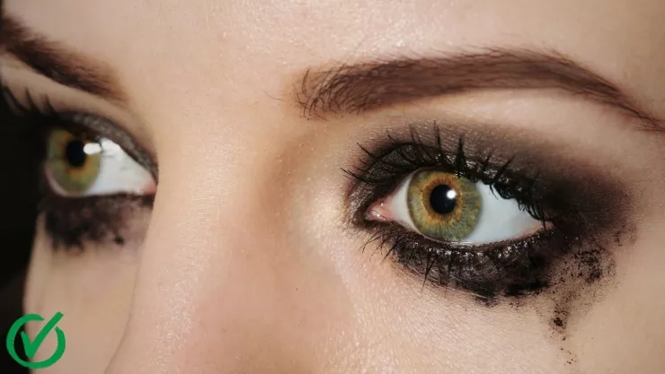 La IA enseña las 3 técnicas de maquillaje que te ayudarán a corregir el delineado imperfecto.jpg