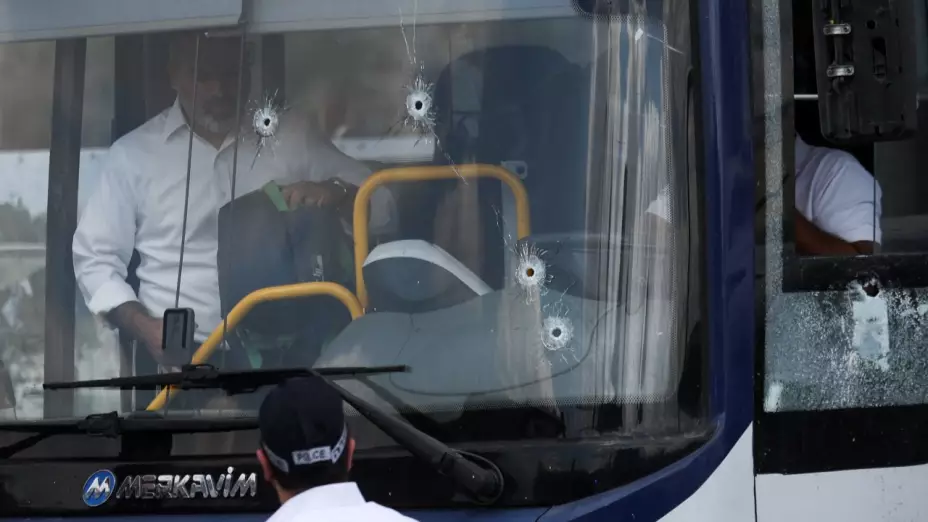 Jerusalén vivió su ataque más mortífero desde 2023: seis muertos y heridos en un tiroteo en Ramot. Israel refuerza la seguridad.