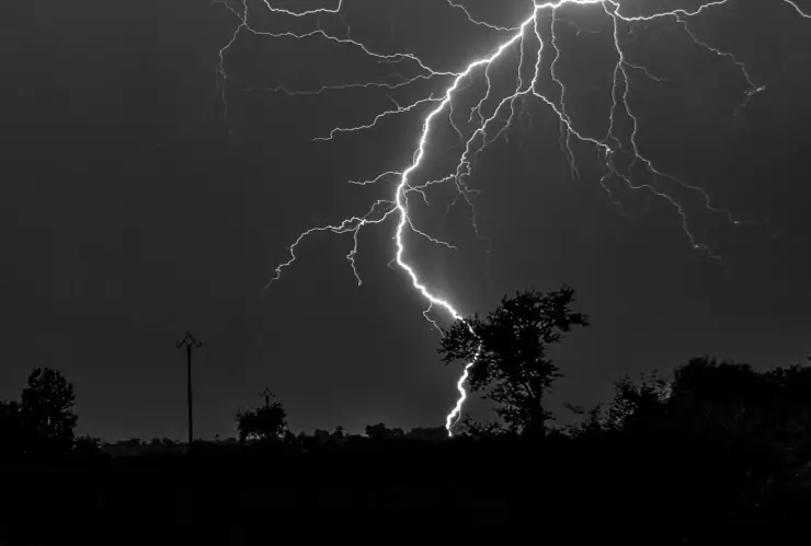 Muere mujer de 59 años tras caerle un rayo en Huatulco; también deja varios lesionados