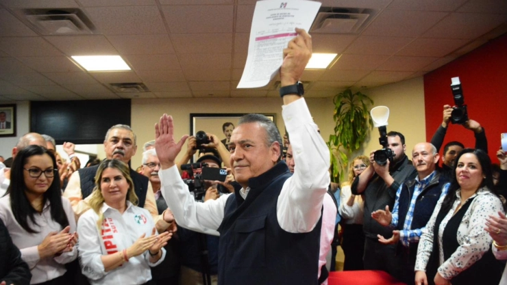 Manlio Fabio Beltrones se registra como aspirante del PRI al Senado